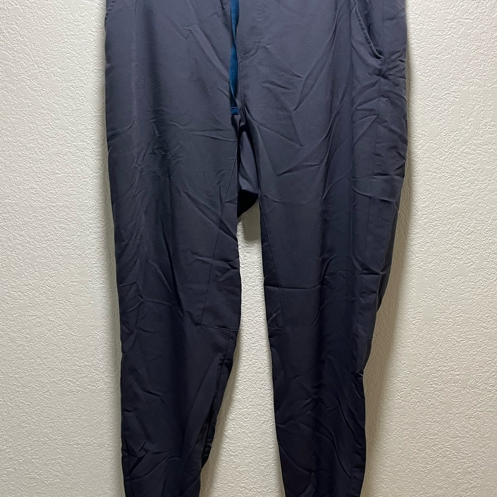 Figs Tansen Charcoal Gray Jogger Scrub pants with Tapered Legs